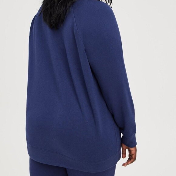 Torrid Classic Fit Ultra Soft Fleece Crew Neck Raglan Sweatshirt NWT Navy blue 3 - Picture 3 of 10